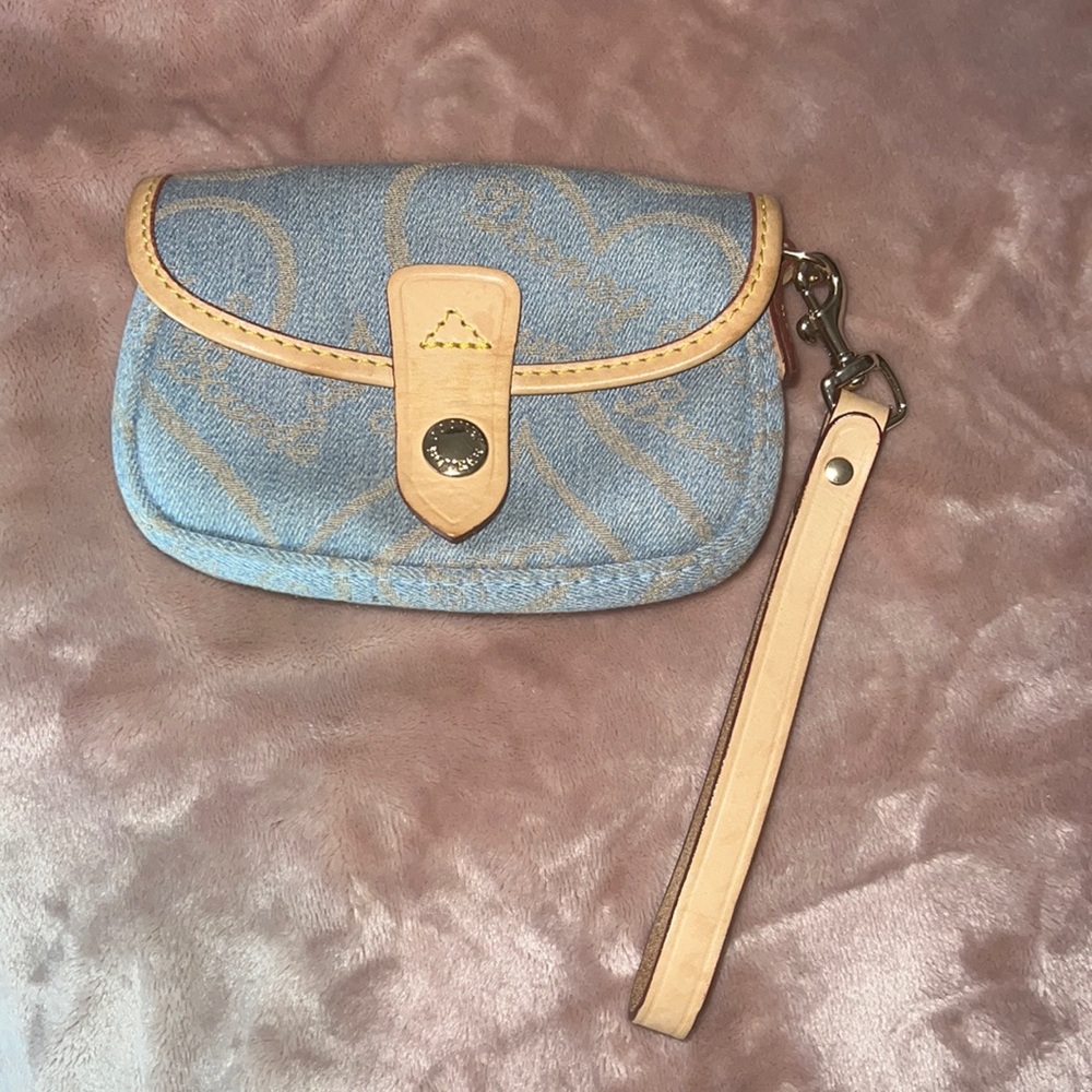 Dooney & Bourke wristlet